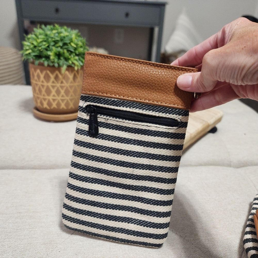 Striped Tan and Black Thirtyone Eyeglasses Case